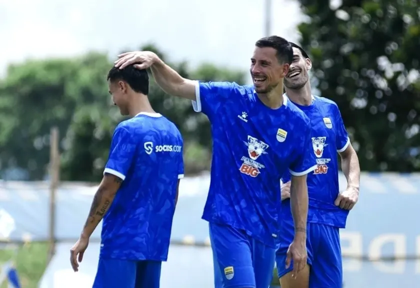 Thom Haye dan Eliano Reijnders