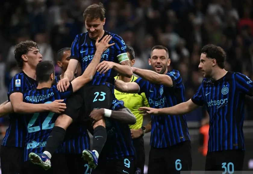 Arsip - Pemain Inter Milan di merayakan gol di Liga Italia. 