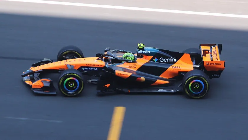 Pembalap McLaren, Lando Norris dalam sesi Free Practice 1 (FP1) GP China 2026