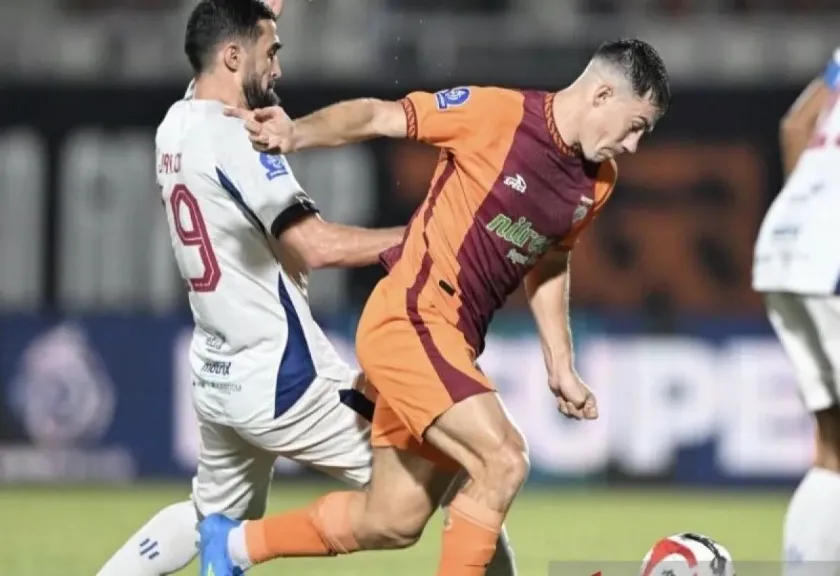 Pemain Borneo FC Mariano Peralta
