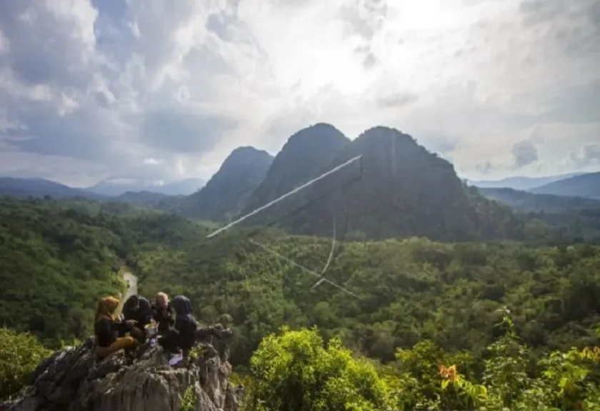 Wisata Bukit Batu Langara di kawasan Geopark Meratus