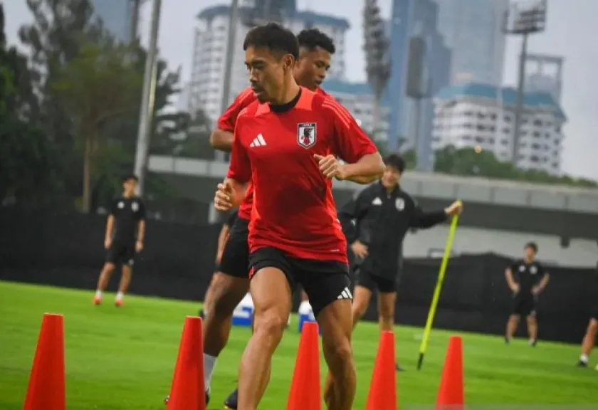 Arsip foto - Pesepak bola Timnas Jepang Yuto Nagatomo