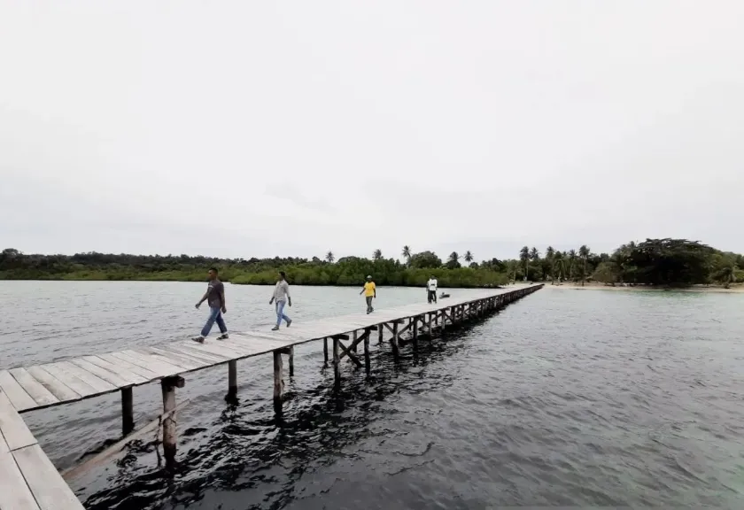 Pemandangan objek wisata Pulau Katang Lingga di Kabupaten Lingga, Kepulauan Riau