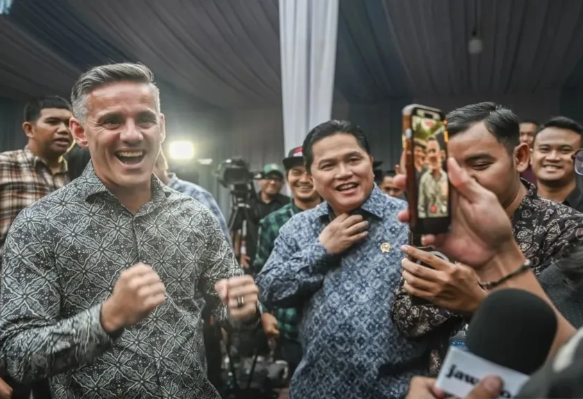 Menpora sekaligus Ketua Umum PSSI Erick Thohir bersama Pelatih Timnas Indonesia John Herdman