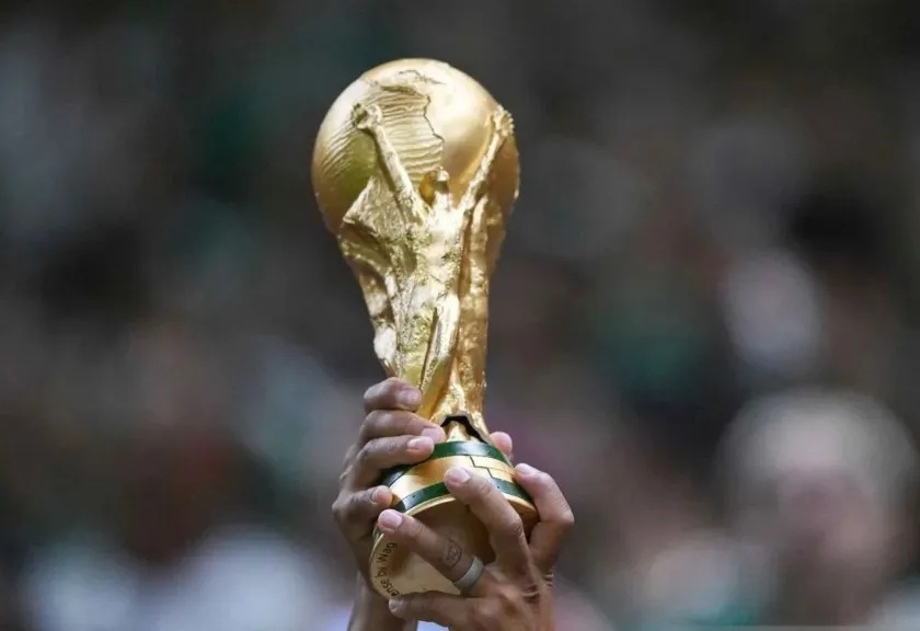 Replika Trofi Piala Dunia