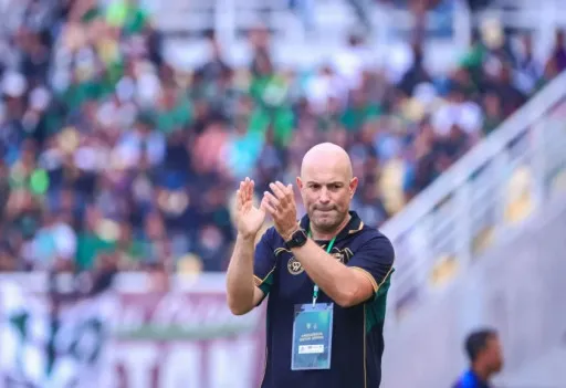 Pelatih Persebaya Surabaya Bernardo Tavares