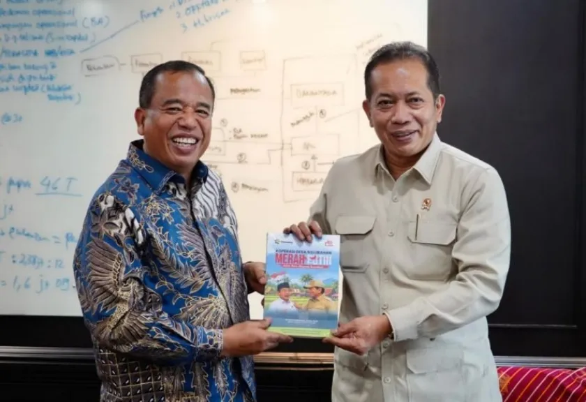 Bupati Karo Antonius Ginting saat bertemu Menteri Koperasi Ferry Juliantoro 