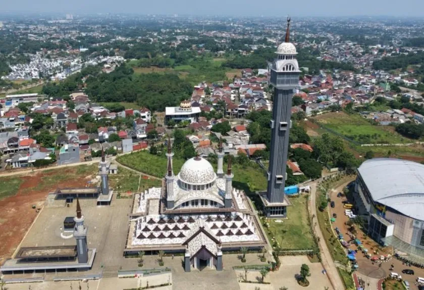 Masjid Raya Nurul Wathon 