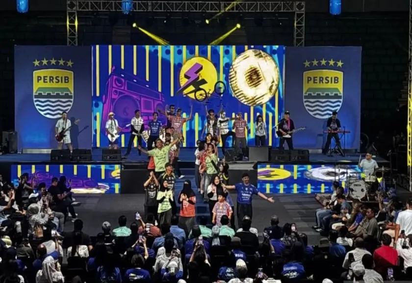 Persib Bandung saat memperkenalkan jersey terbaru musim 2026/2027