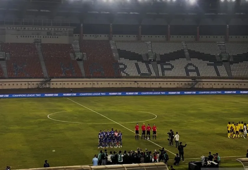 Persib Bandung melawan Manilla Digger