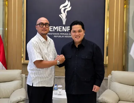 Ketua Umum JGS Indonesia Rido Nurul Adityawan bersama Menpora Erick Thohir usai audiensi di Kantor Kemenpora, Jakarta, (3/9/2026)