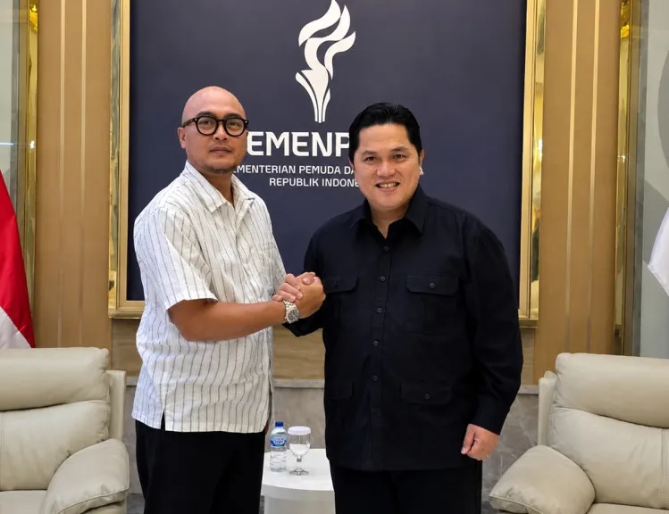 Ketua Umum JGS Indonesia Rido Nurul Adityawan bersama Menpora Erick Thohir usai audiensi di Kantor Kemenpora, Jakarta, (3/9/2026)