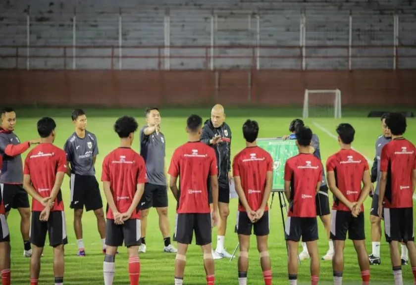 Pelatih Timnas Indonesia U-20 Nova Arianto
