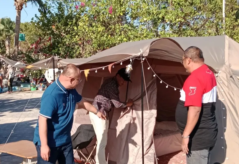 Direktur Operasi ITDC Troy Warokka meninjau tenda camping ground