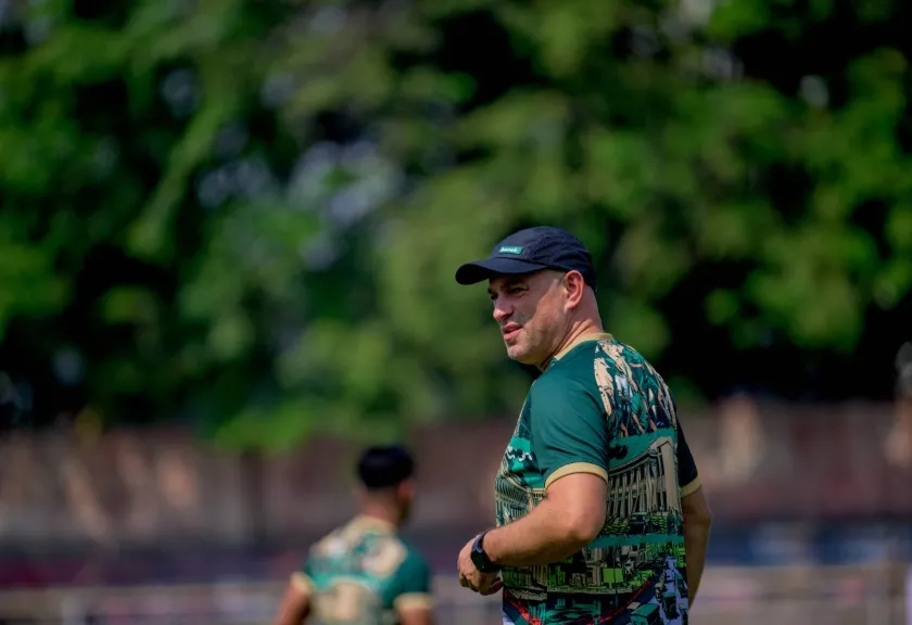 Pelatih Persebaya Surabaya Bernardo Tavares