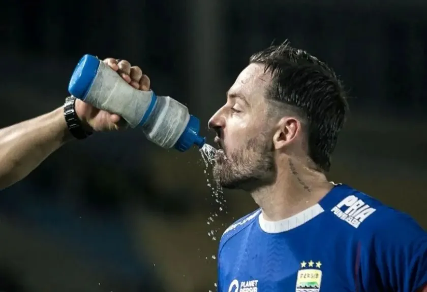 Arsip - Pesepak bola Persib Bandung Marc Antony Klok
