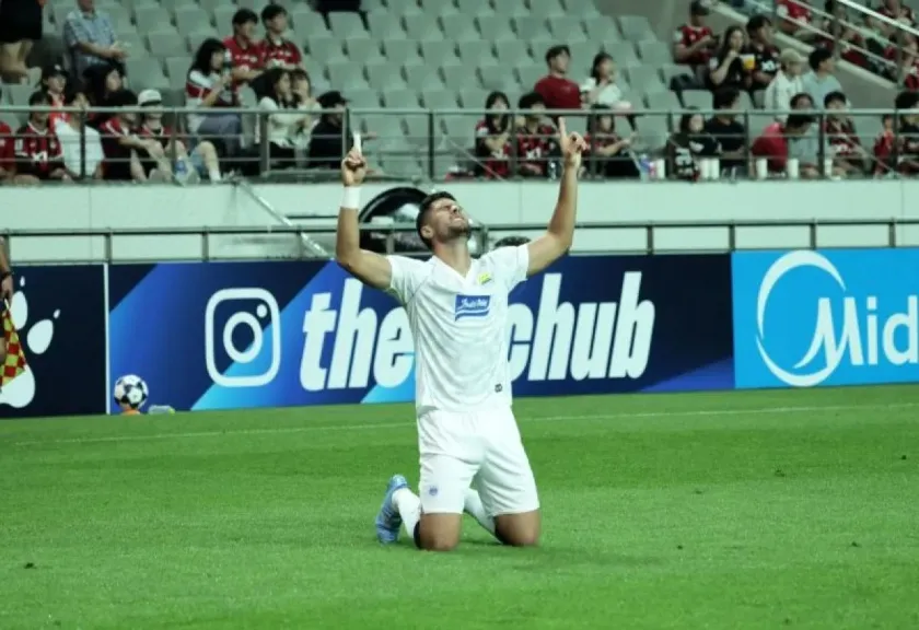 Laga Persib Bandung melawan FC Seoul