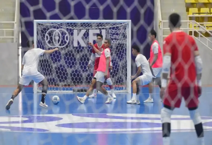 Pemain Timnas Futsal Indonesia mengikuti pemusatan latihan di GOR POPKI, Cibubur