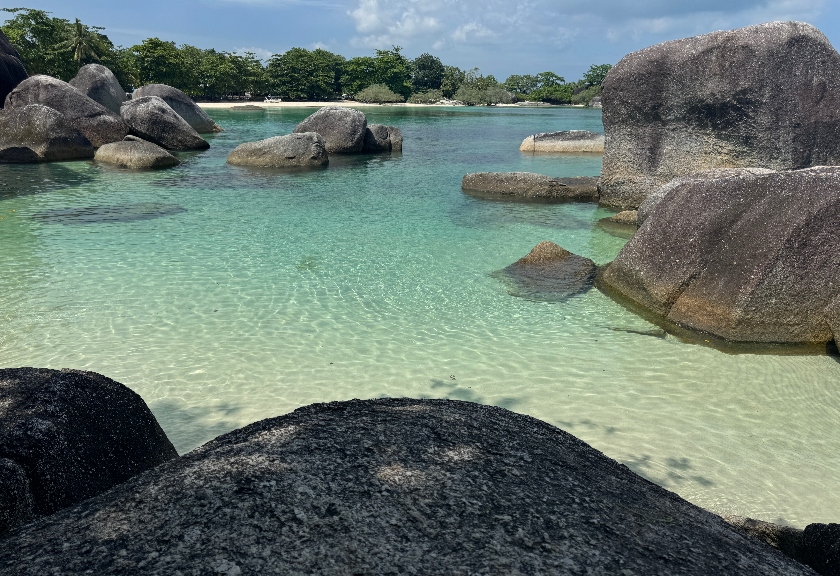 Pantai Laskar Pelangi