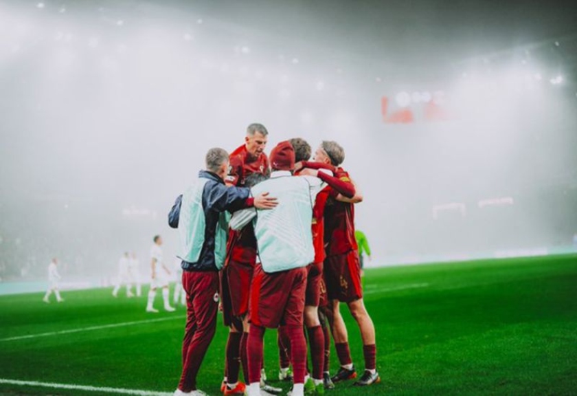 RB Salzburg mengalahkan Go Ahead Eagles yang diperkuat Dean James dengan skor 2-0. 