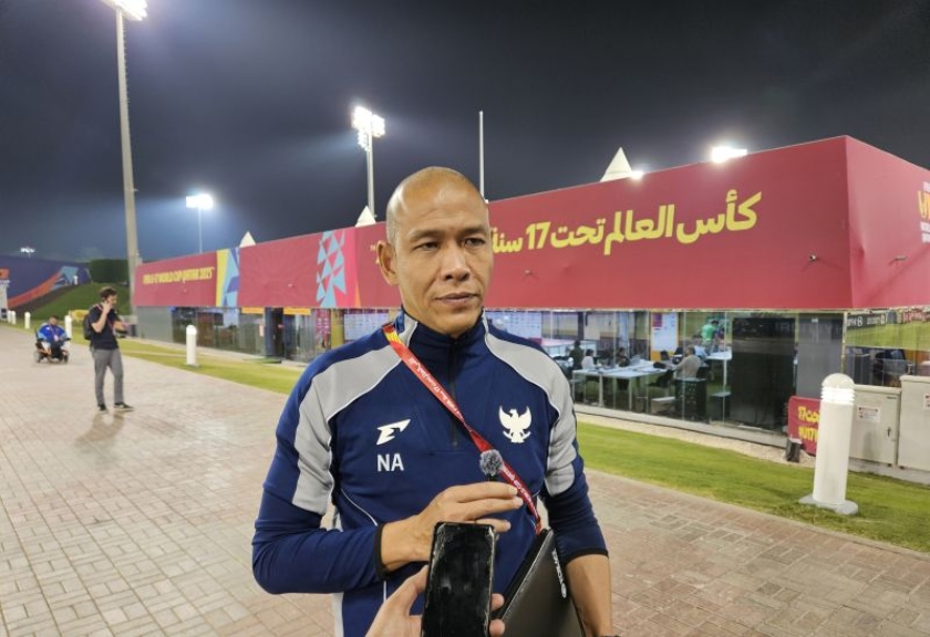 Pelatih timnas Indonesia U17, Nova Arianto usai pertandingan Grup H Piala Dunia U17 2025 melawan Honduras.