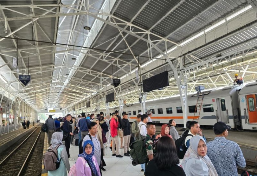 Kereta Api Nataru